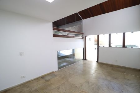 Casa para alugar com 550m², 4 quartos e 9 vagasSala 3