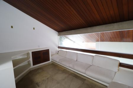Casa para alugar com 550m², 4 quartos e 9 vagasSala 4