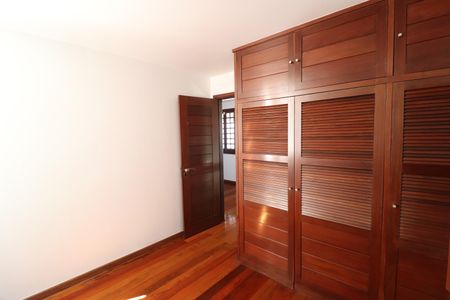 Casa para alugar com 550m², 4 quartos e 9 vagasQuarto 2