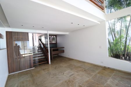 Casa para alugar com 550m², 4 quartos e 9 vagasSala 2