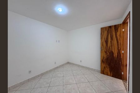 Quarto de apartamento à venda com 1 quarto, 50m² em Vargem Pequena, Rio de Janeiro