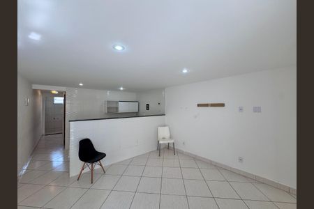 Sala de apartamento à venda com 1 quarto, 50m² em Vargem Pequena, Rio de Janeiro
