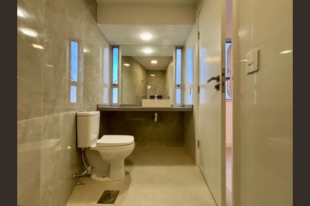 Apartamento à venda com 150m², 3 quartos e 2 vagasBanheiro da Suíte 