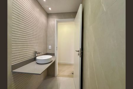Apartamento à venda com 150m², 3 quartos e 2 vagasBanheiro social