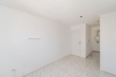 Sala de apartamento para alugar com 2 quartos, 42m² em Brás de Pina, Rio de Janeiro