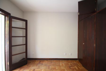 Casa à venda com 250m², 3 quartos e 4 vagasQuarto 2