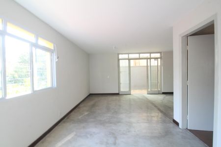 Sala de casa para alugar com 3 quartos, 250m² em Jardim Lar Sao Paulo, São Paulo