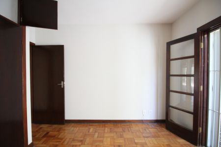 Casa à venda com 250m², 3 quartos e 4 vagasQuarto 2