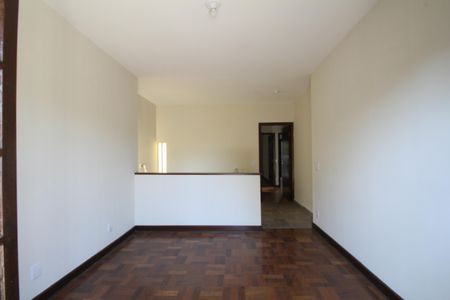 Casa à venda com 250m², 3 quartos e 4 vagasCorredor