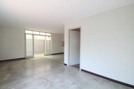 Casa à venda com 250m², 3 quartos e 4 vagasSala