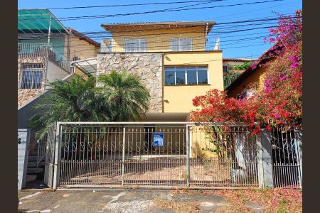 Casa à venda com 250m², 3 quartos e 4 vagasFachada Placa
