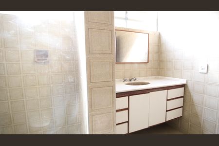 Casa à venda com 250m², 3 quartos e 4 vagasBanheiro Social