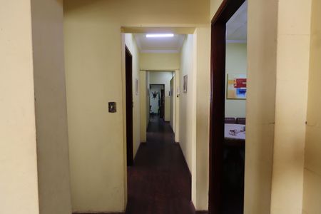 Casa à venda com 450m², 7 quartos e 3 vagasCorredor