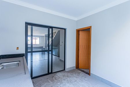Casa à venda com 150m², 3 quartos e 3 vagasQuintal