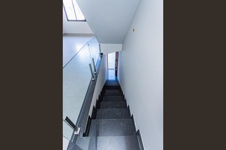 Casa à venda com 150m², 3 quartos e 3 vagasEscada