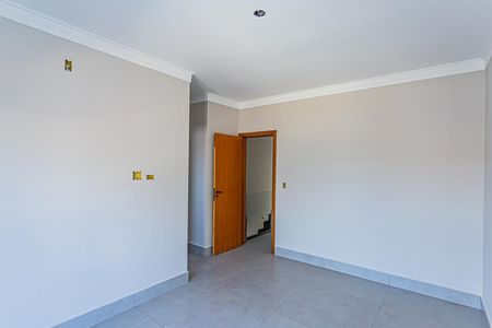 Casa à venda com 150m², 3 quartos e 3 vagasSuite