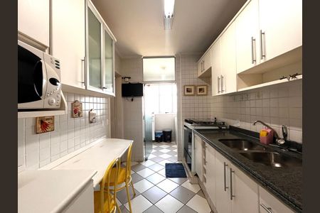 Apartamento à venda com 120m², 3 quartos e 2 vagas Apartamento à venda com 120m², 3 quartos e 2 vagasCozinha