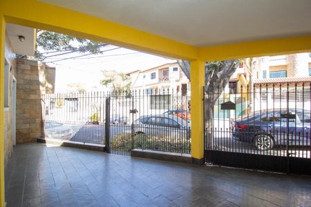 Casa à venda com 130m², 4 quartos e 1 vaga Casa à venda com 130m², 4 quartos e 1 vagaGaragem