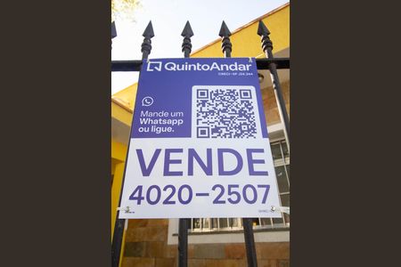 Casa à venda com 130m², 4 quartos e 1 vaga Casa à venda com 130m², 4 quartos e 1 vagaFachada