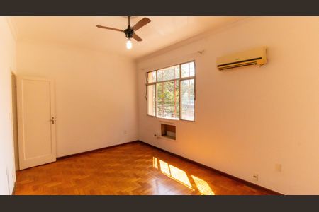 Casa à venda com 403m², 7 quartos e 2 vagas Casa à venda com 403m², 7 quartos e 2 vagasSuíte 2