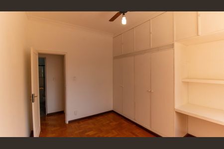 Casa à venda com 403m², 7 quartos e 2 vagas Casa à venda com 403m², 7 quartos e 2 vagasQuarto 3