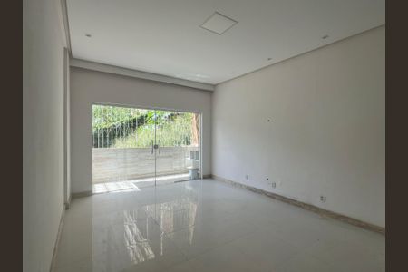 Apartamento para alugar com 180m², 3 quartos e 1 vaga Apartamento para alugar com 180m², 3 quartos e 1 vagaSala