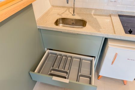 Studio para alugar com 24m², 1 quarto e sem vaga Studio para alugar com 24m², 1 quarto e sem vagaCozinha - Armários