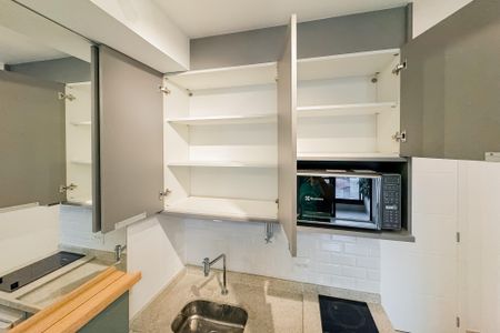 Studio para alugar com 24m², 1 quarto e sem vaga Studio para alugar com 24m², 1 quarto e sem vagaCozinha - Armários