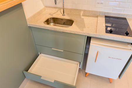 Studio para alugar com 24m², 1 quarto e sem vaga Studio para alugar com 24m², 1 quarto e sem vagaCozinha - Armários