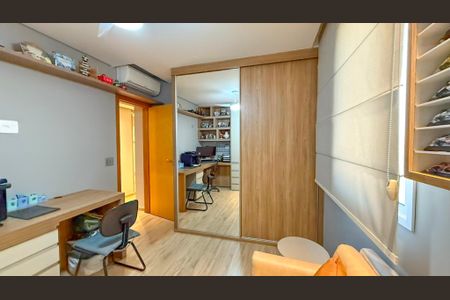 Apartamento à venda com 281m², 4 quartos e 4 vagas Apartamento à venda com 281m², 4 quartos e 4 vagasQuarto 3