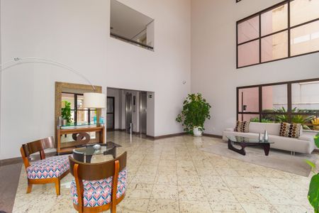 Apartamento à venda com 65m², 2 quartos e 2 vagasHall social