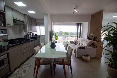 Apartamento para alugar com 100m², 2 quartos e 2 vagas Apartamento para alugar com 100m², 2 quartos e 2 vagasSala de Jantar