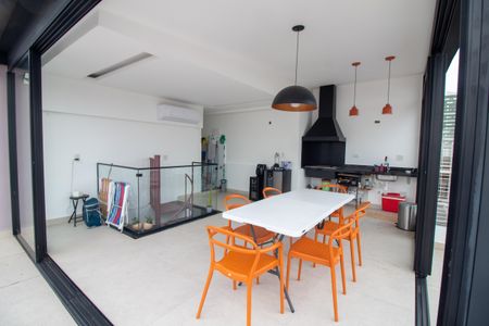 Apartamento para alugar com 100m², 2 quartos e 2 vagas Apartamento para alugar com 100m², 2 quartos e 2 vagasÁrea comum