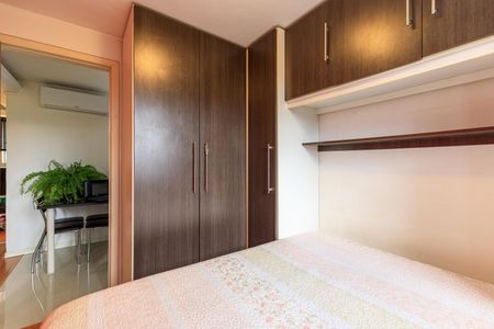Quarto 1 de apartamento à venda com 2 quartos, 40m² em Rubem Berta, Porto Alegre