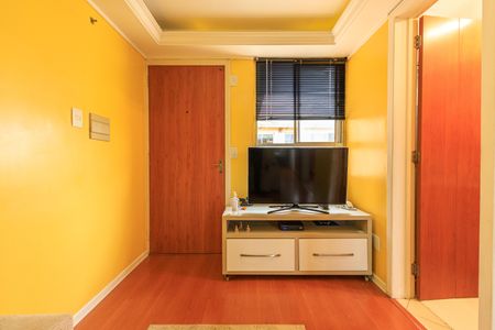 Sala de apartamento à venda com 2 quartos, 40m² em Rubem Berta, Porto Alegre