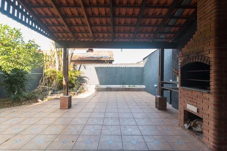 Casa para alugar com 290m², 4 quartos e 2 vagasChurrasqueira/Quintal dos Fundos