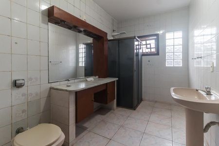 Casa para alugar com 290m², 4 quartos e 2 vagasBanheiro da Suíte 1