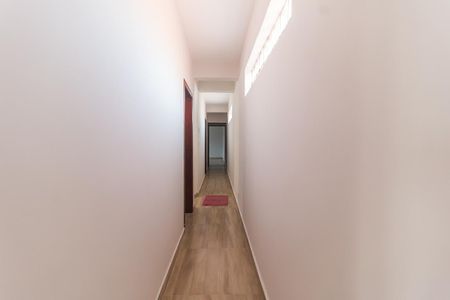 Casa para alugar com 290m², 4 quartos e 2 vagasCorredor