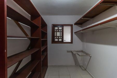 Casa para alugar com 290m², 4 quartos e 2 vagasDespensa