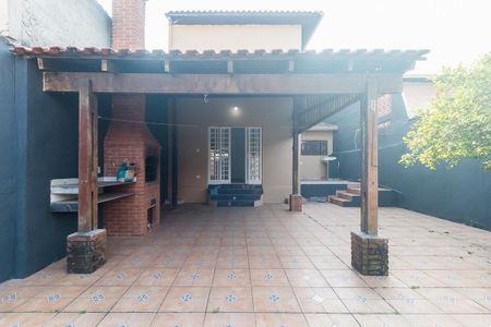 Casa para alugar com 290m², 4 quartos e 2 vagasChurrasqueira/Quintal dos Fundos