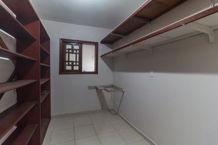 Casa para alugar com 290m², 4 quartos e 2 vagasDespensa