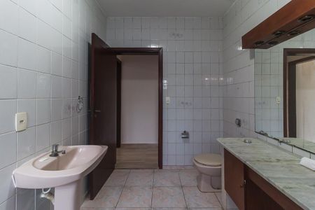 Casa para alugar com 290m², 4 quartos e 2 vagasBanheiro da Suíte 1