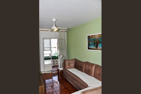 Casa à venda com 131m², 4 quartos e 1 vaga Sala