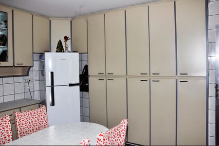 Casa à venda com 131m², 4 quartos e 1 vagaCozinha