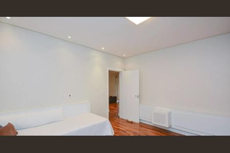 Casa à venda com 360m², 4 quartos e 4 vagas Casa à venda com 360m², 4 quartos e 4 vagasFoto 35