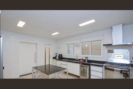 Casa à venda com 360m², 4 quartos e 4 vagas Casa à venda com 360m², 4 quartos e 4 vagasFoto 32