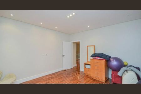 Casa à venda com 360m², 4 quartos e 4 vagas Casa à venda com 360m², 4 quartos e 4 vagasFoto 33