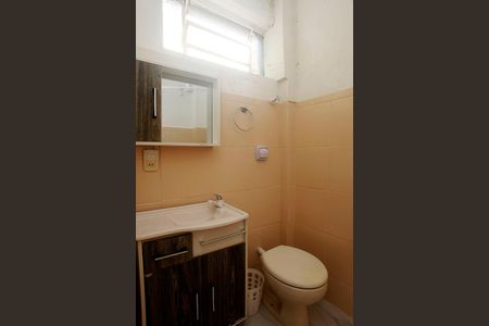 Banheiro de kitnet/studio para alugar com 1 quarto, 30m² em Centro Histórico, Porto Alegre