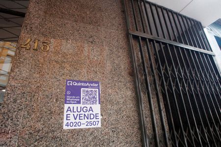 Plaquinha de kitnet/studio para alugar com 1 quarto, 30m² em Centro Histórico, Porto Alegre