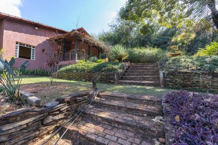 Casa de condomínio à venda com 200m², 3 quartos e 4 vagasFachada